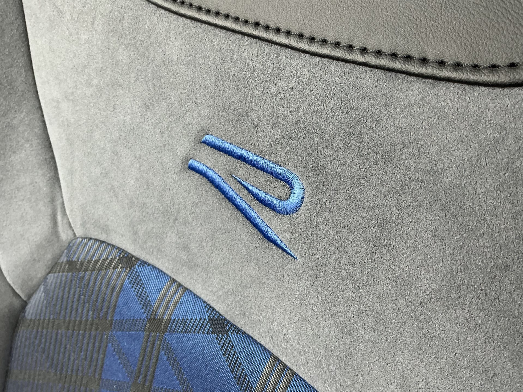 listing desktop thumbnail image 25