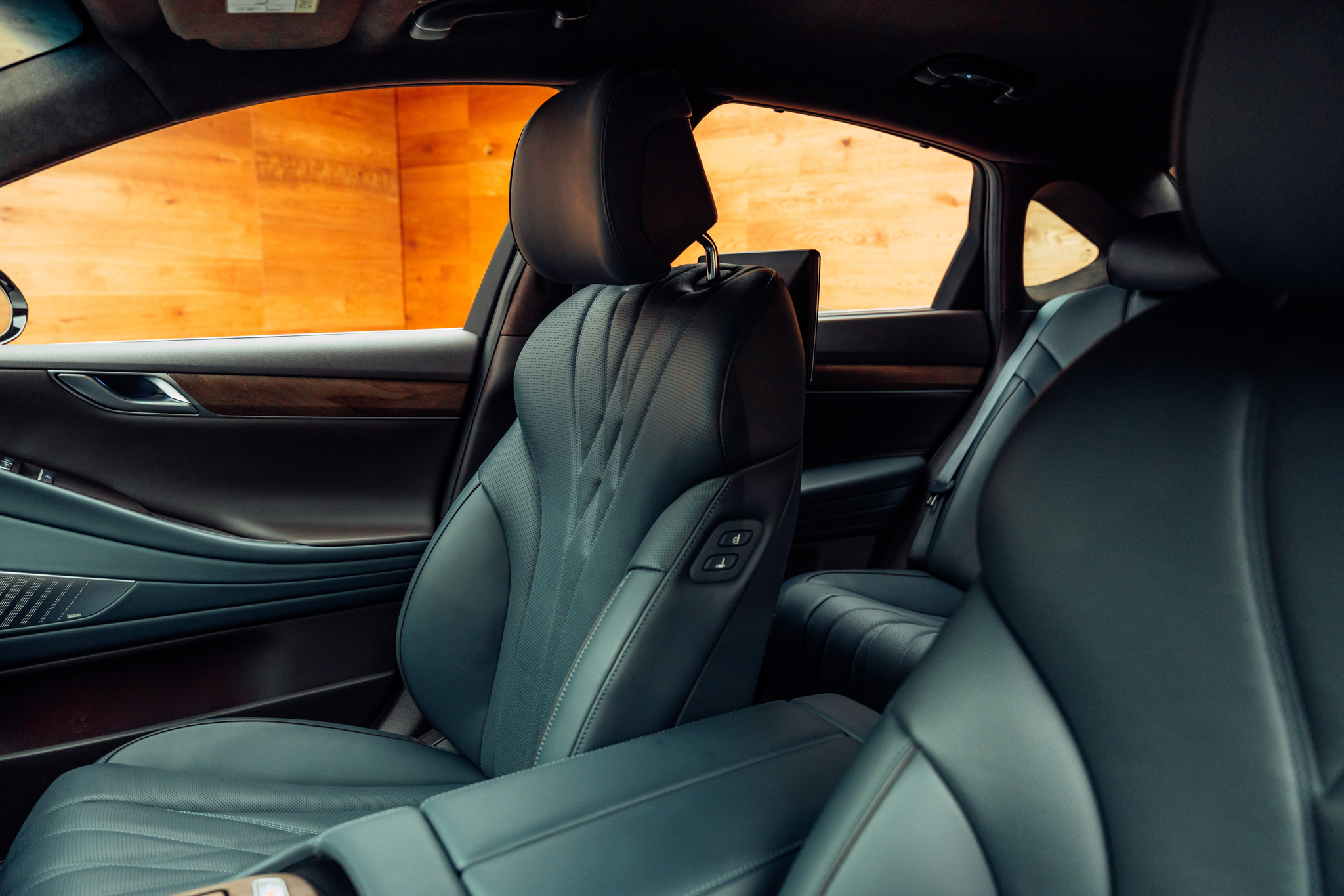 listing desktop thumbnail image 5