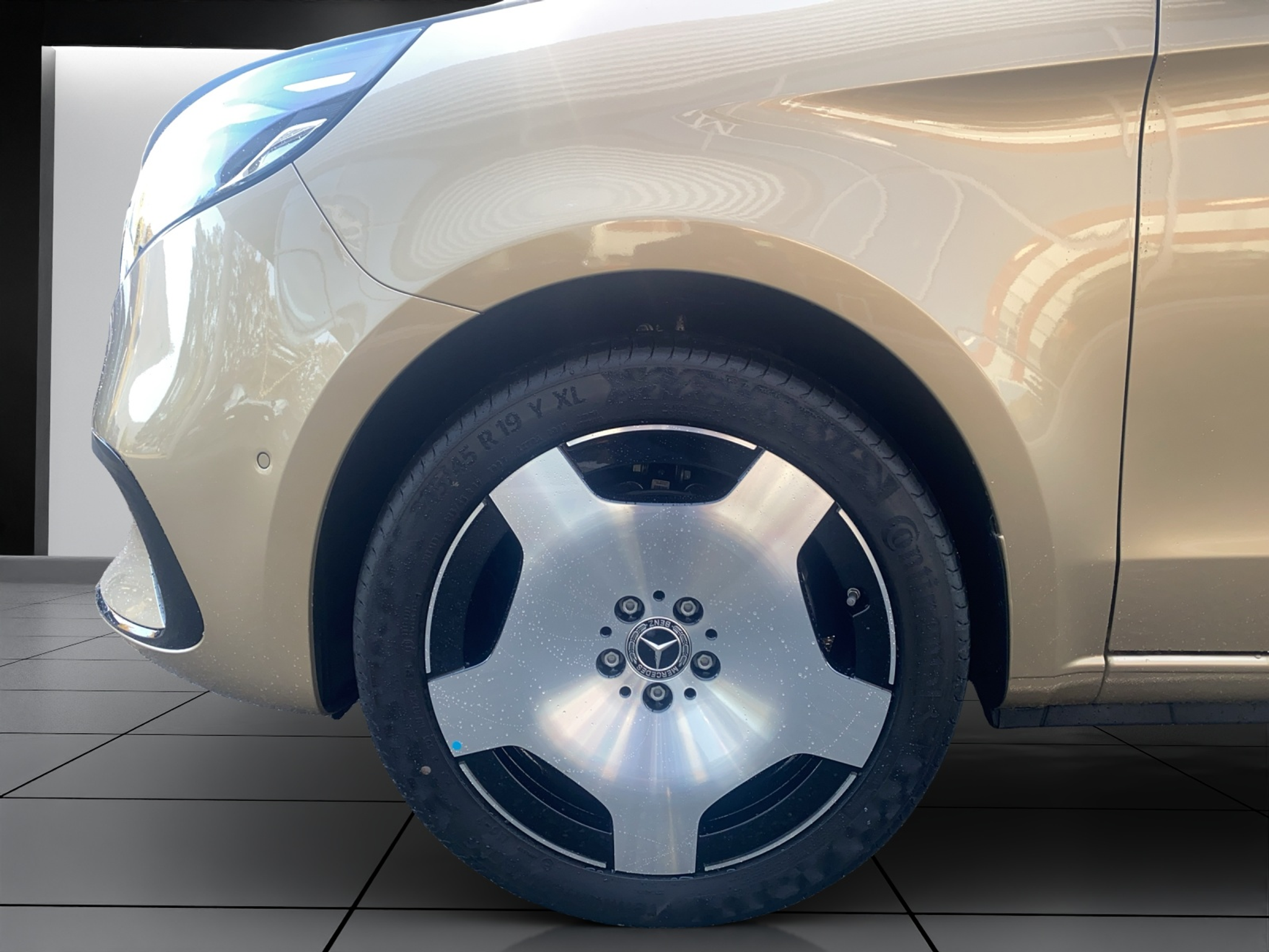 listing desktop thumbnail image 4