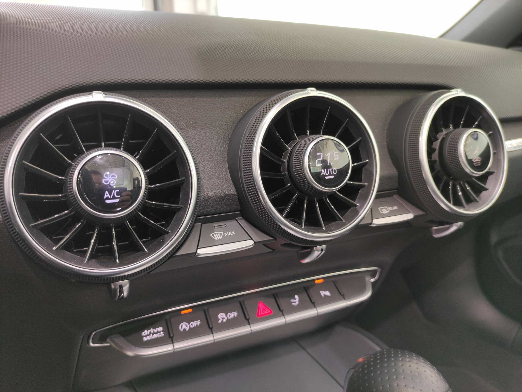 listing desktop thumbnail image 9