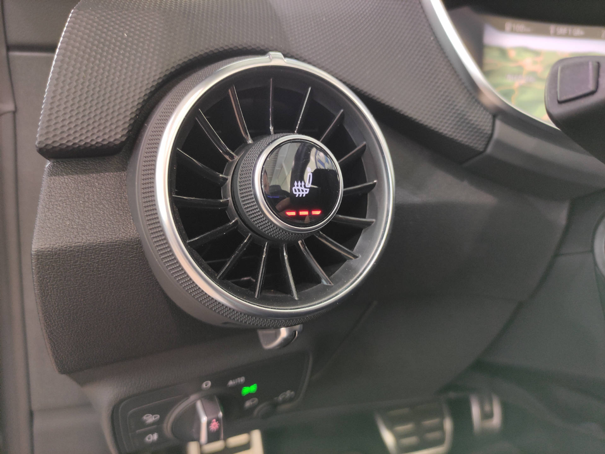 listing desktop thumbnail image 8