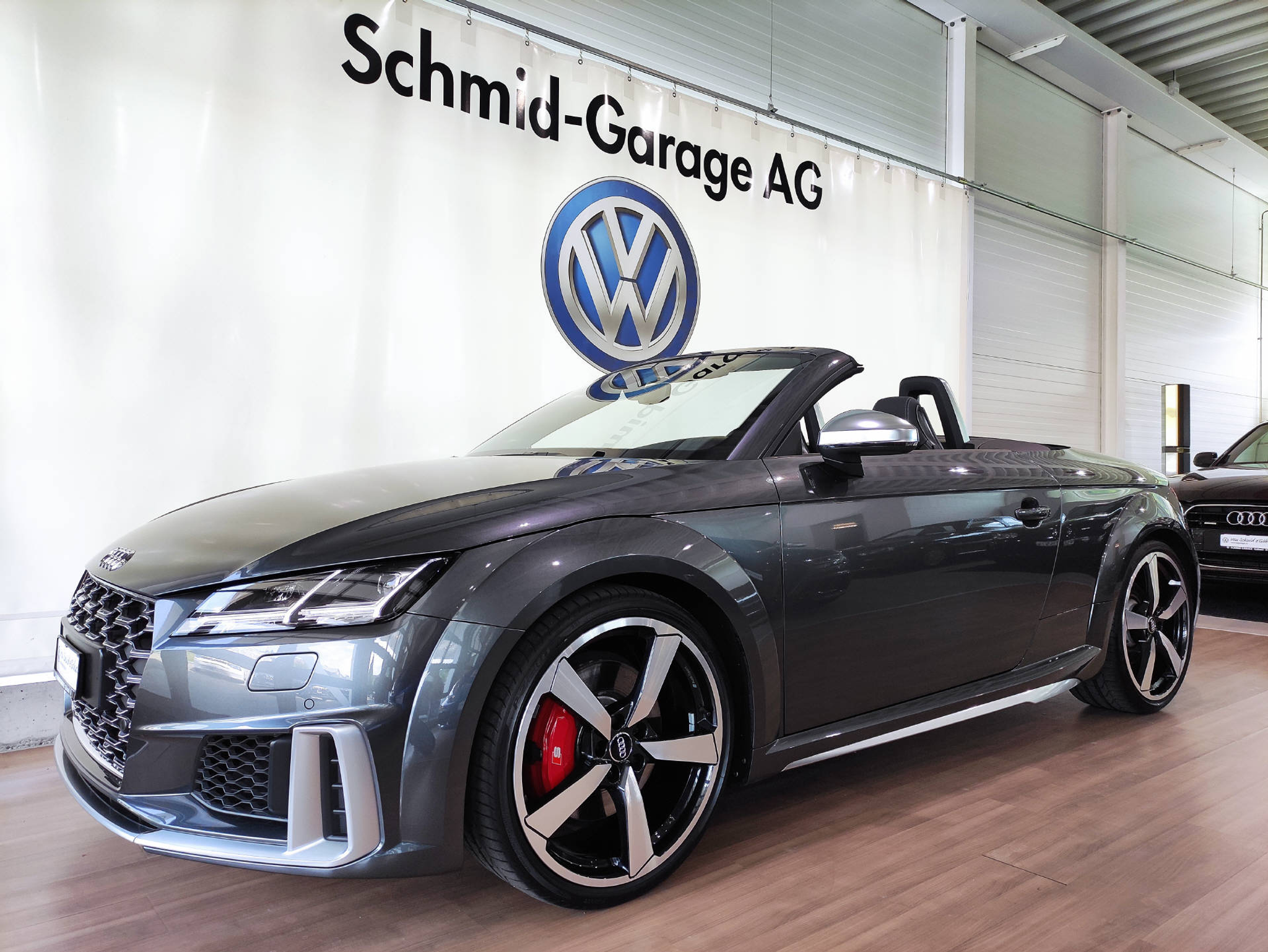 listing desktop thumbnail image 1