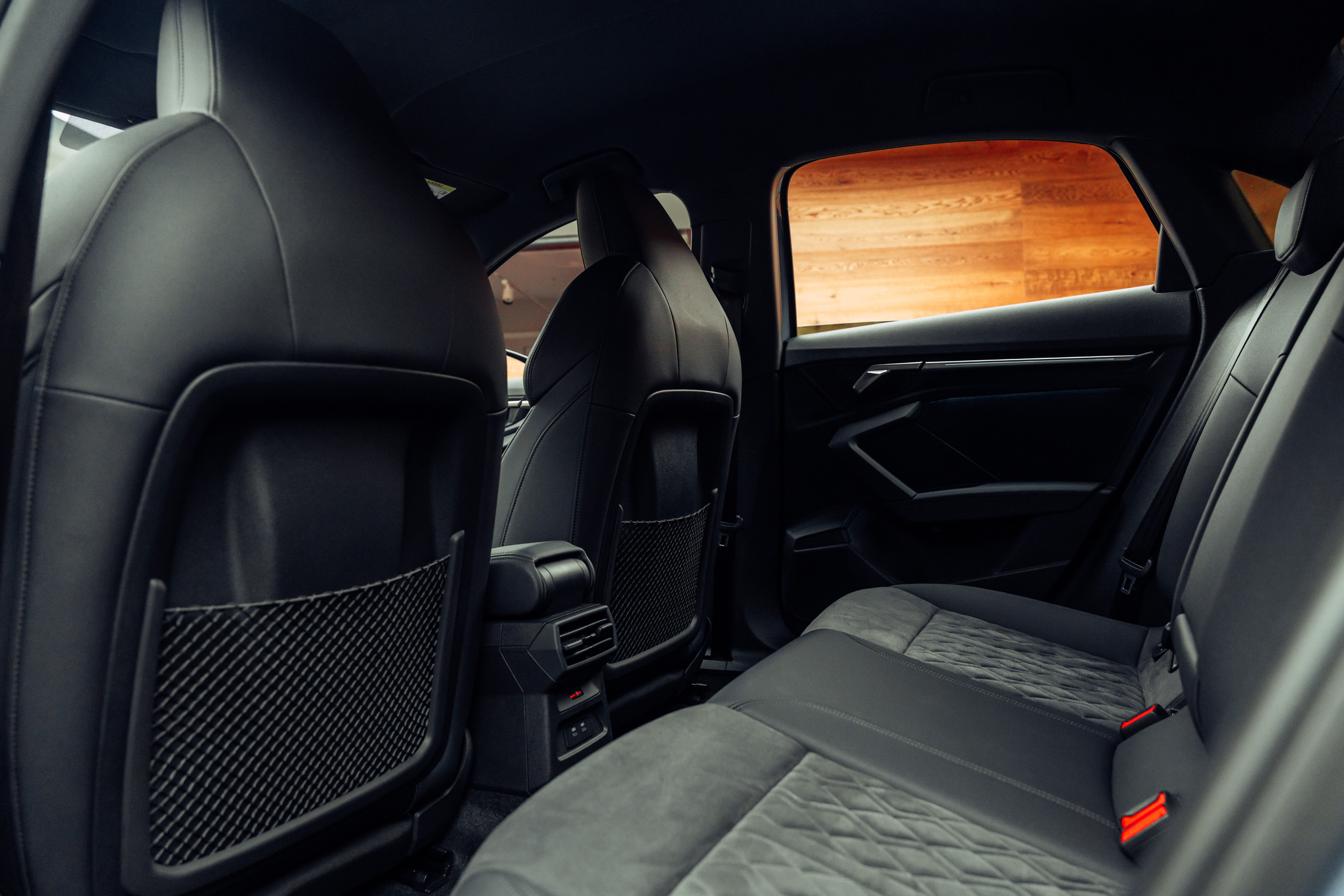 listing desktop thumbnail image 7