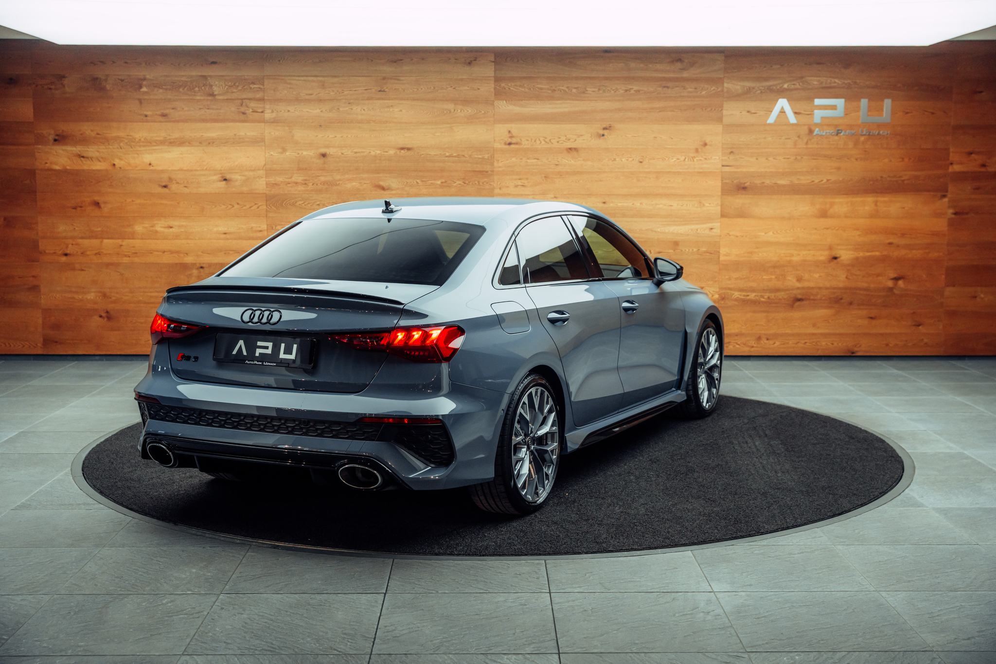 listing desktop thumbnail image 1