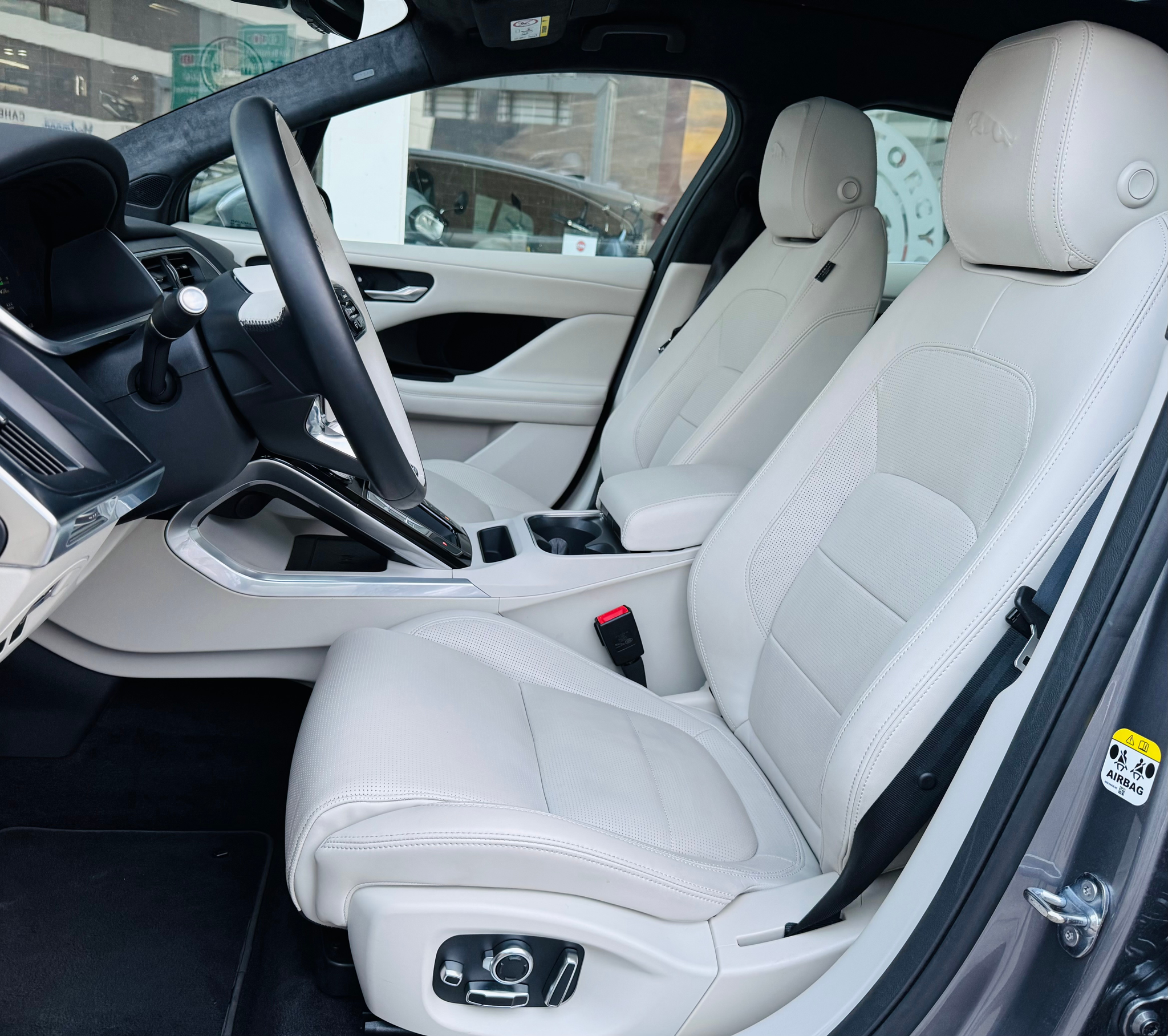 listing desktop thumbnail image 7