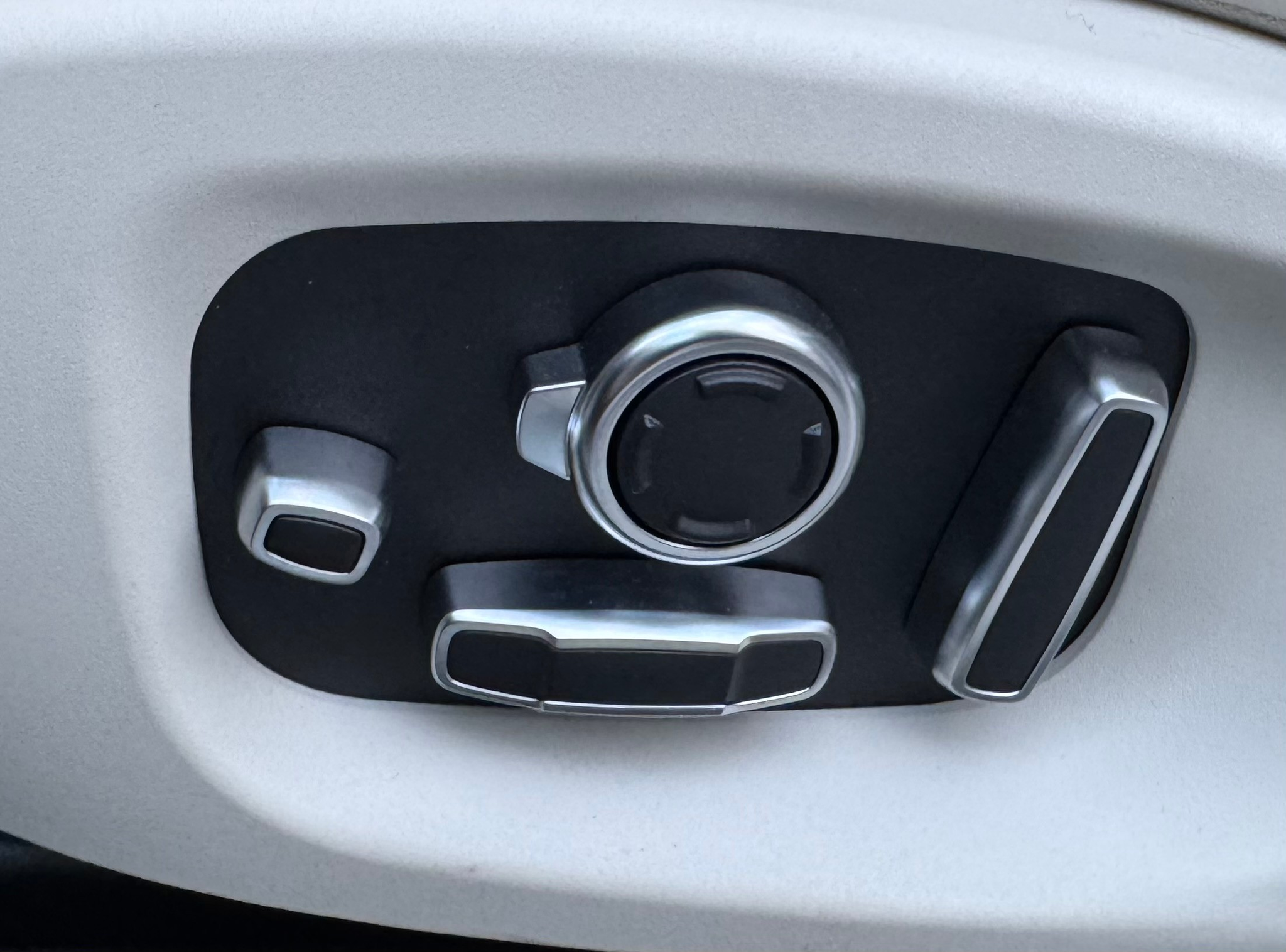 listing desktop thumbnail image 8