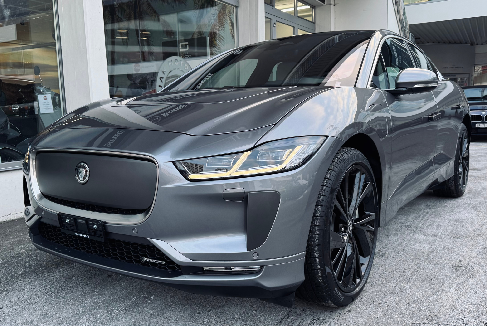 listing desktop thumbnail image 5