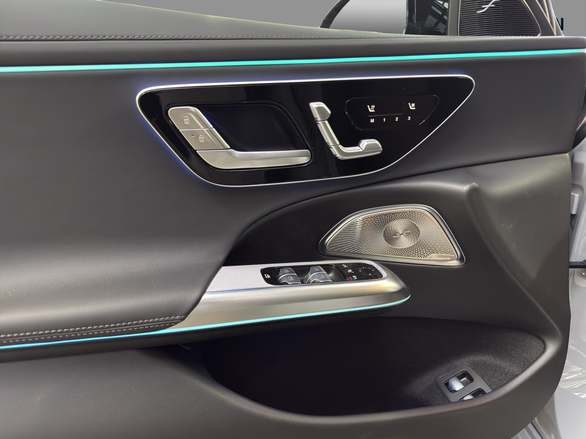 listing desktop thumbnail image 14