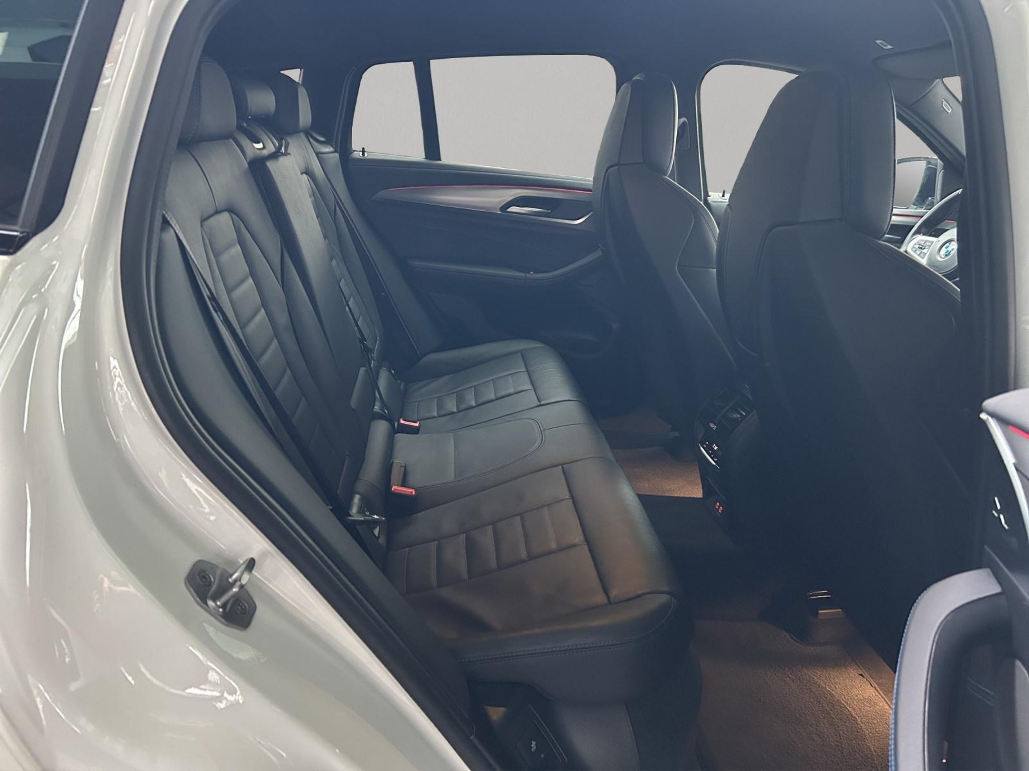 listing desktop thumbnail image 11