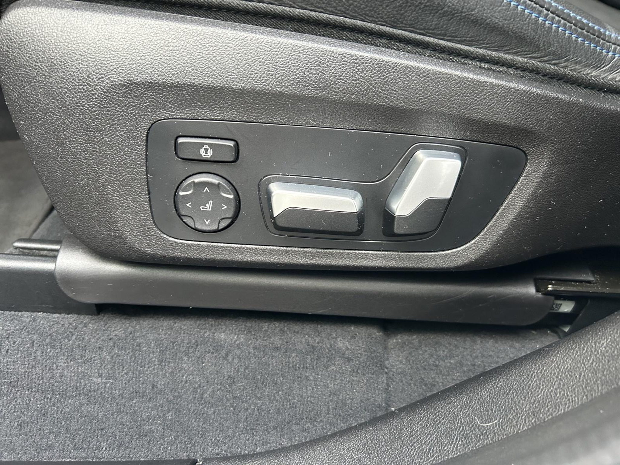 listing desktop thumbnail image 14