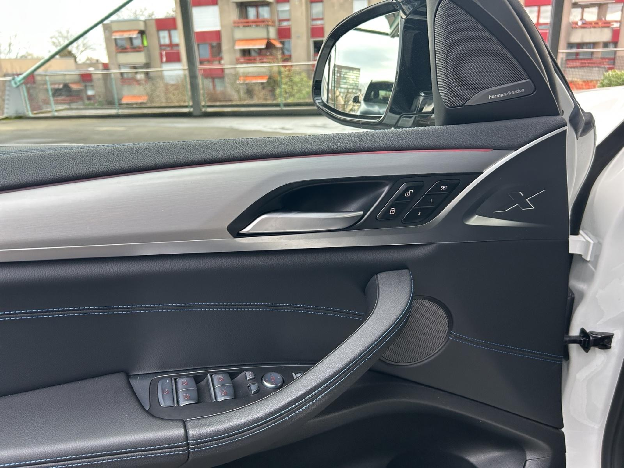 listing desktop thumbnail image 13