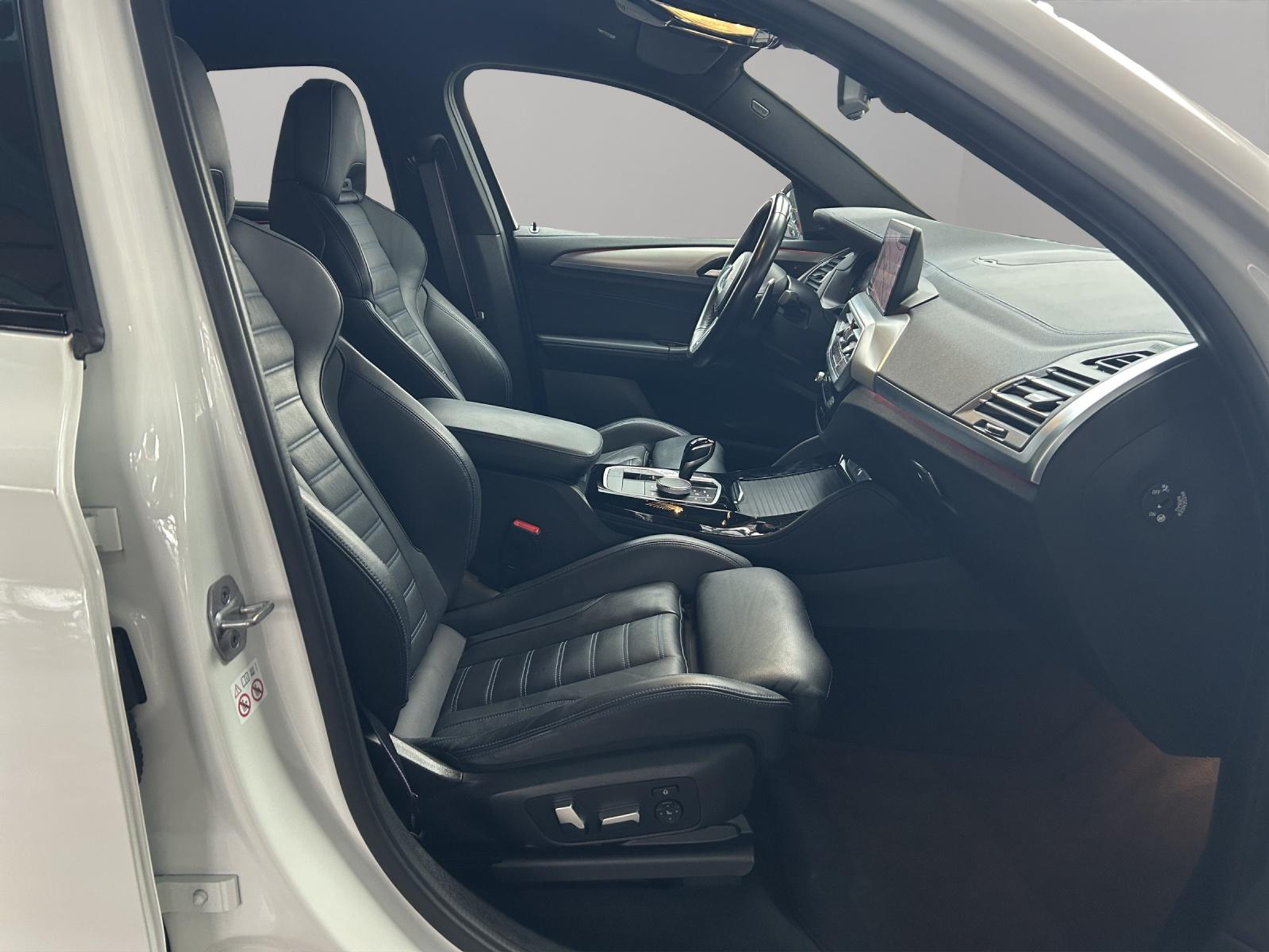 listing desktop thumbnail image 10