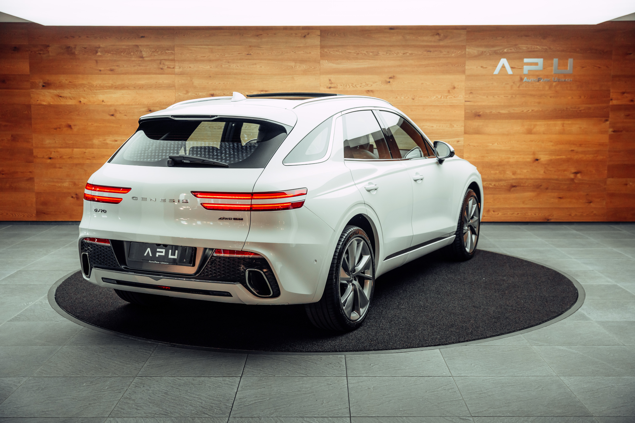 listing desktop thumbnail image 1