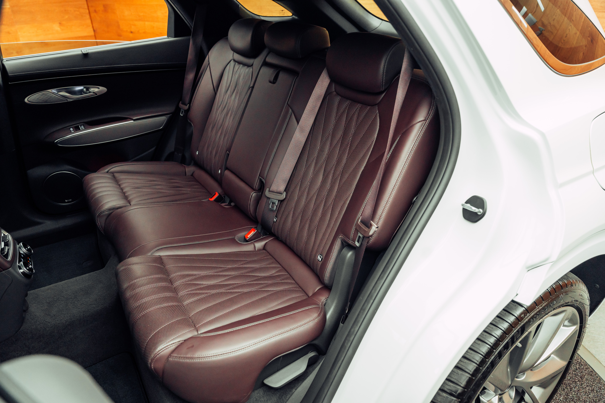 listing desktop thumbnail image 9