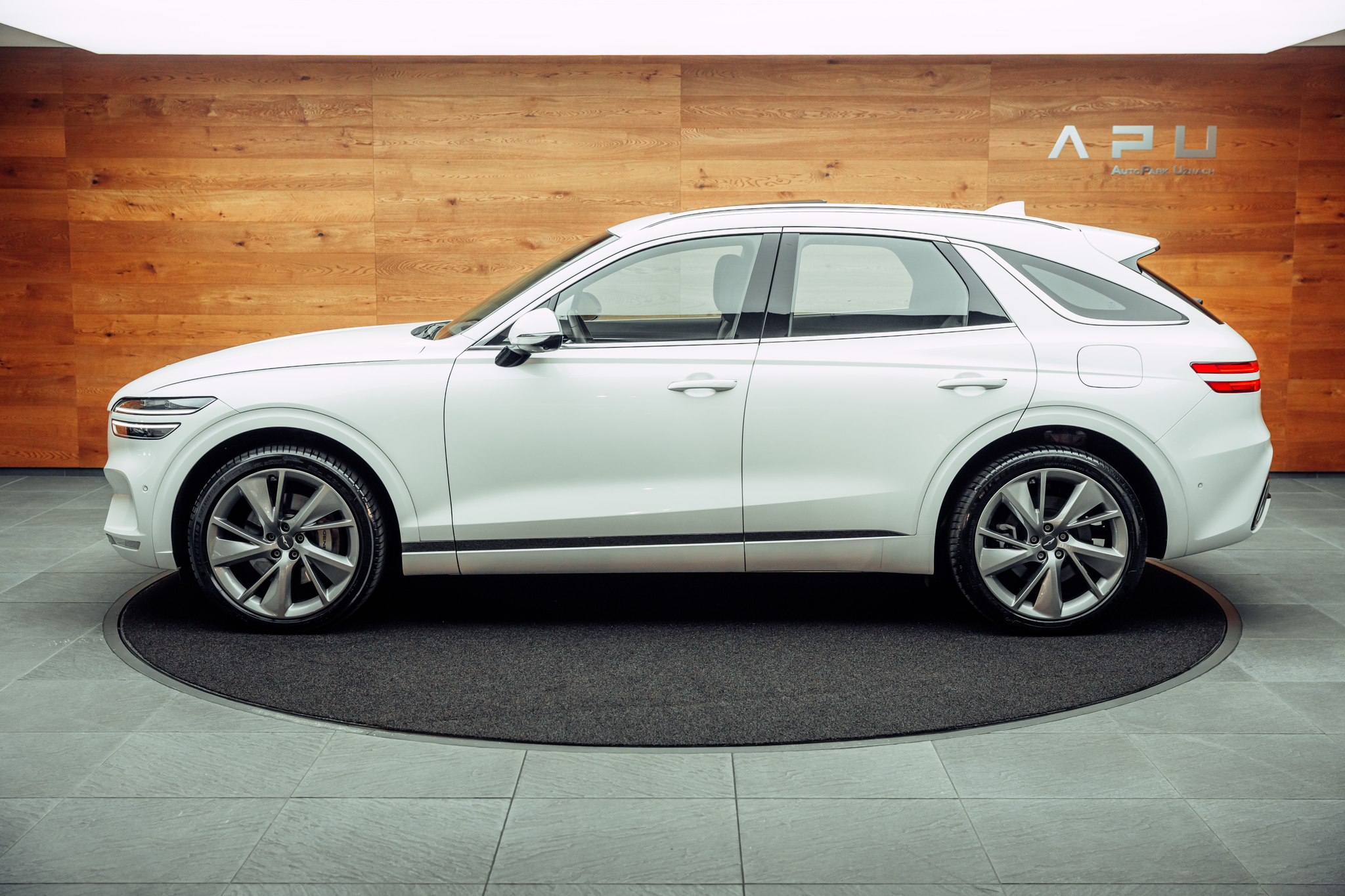 listing desktop thumbnail image 3