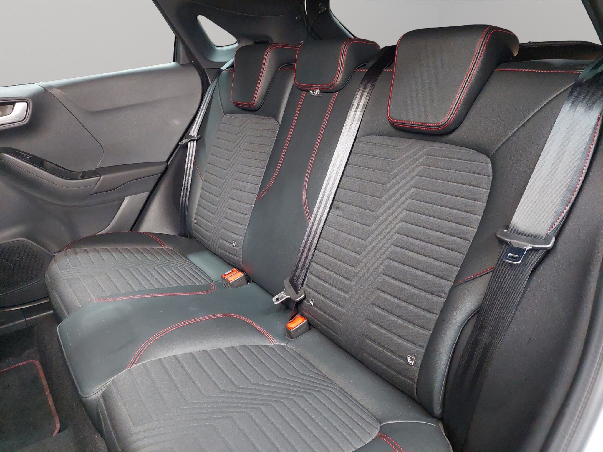 listing desktop thumbnail image 7