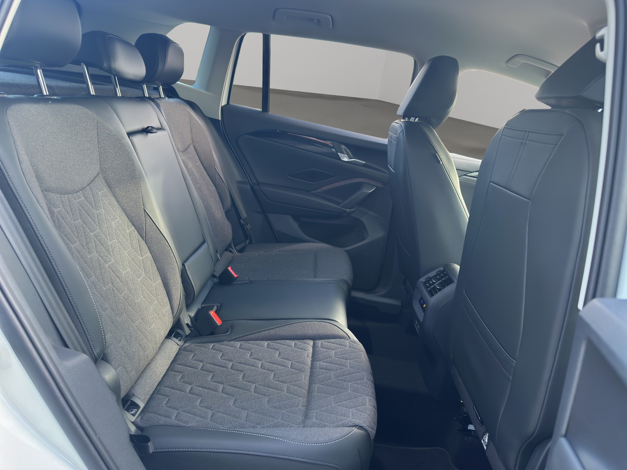 listing desktop thumbnail image 10