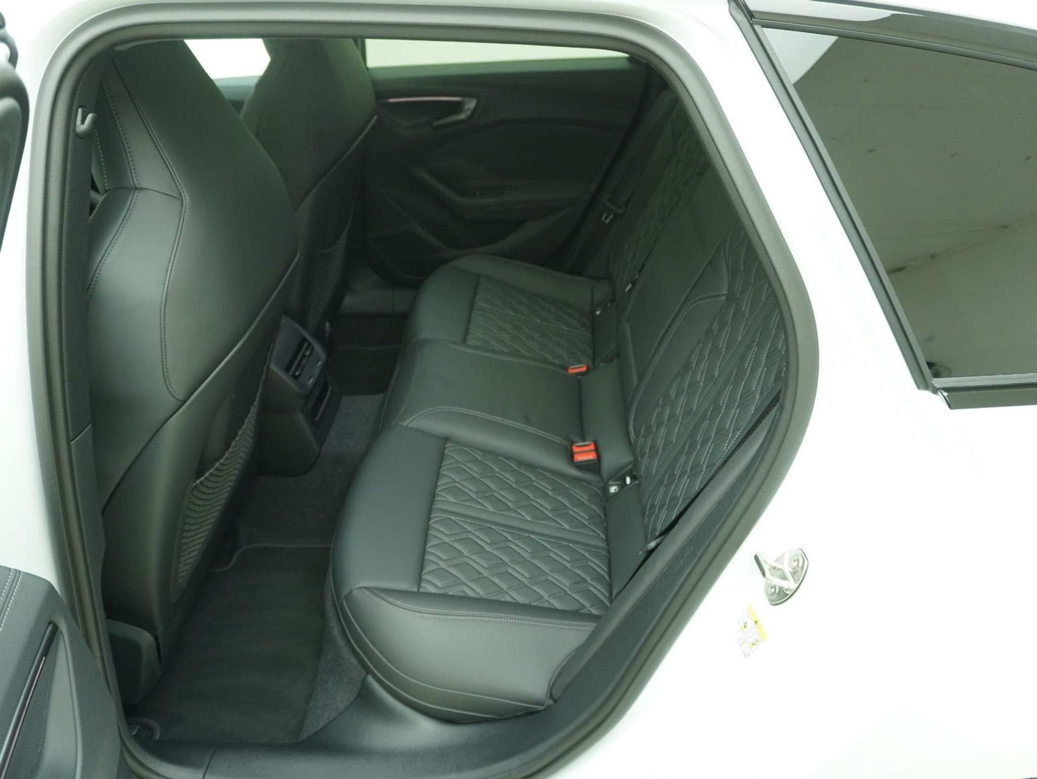 listing desktop thumbnail image 10