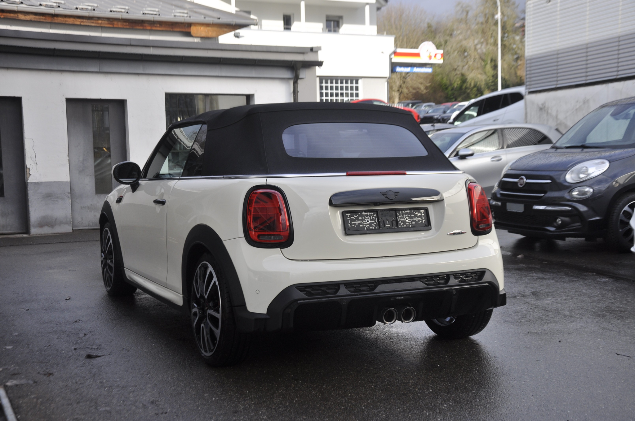 listing desktop thumbnail image 3