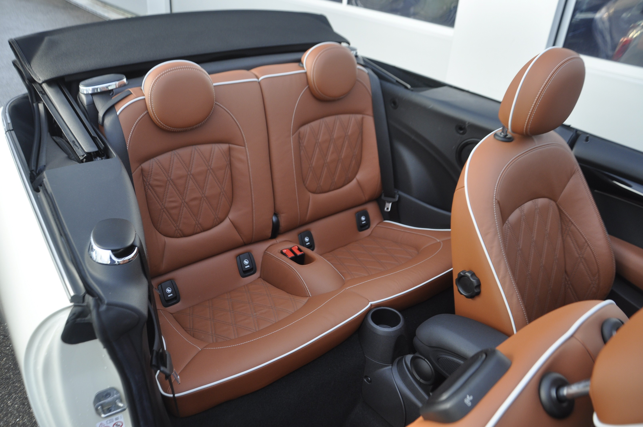 listing desktop thumbnail image 12