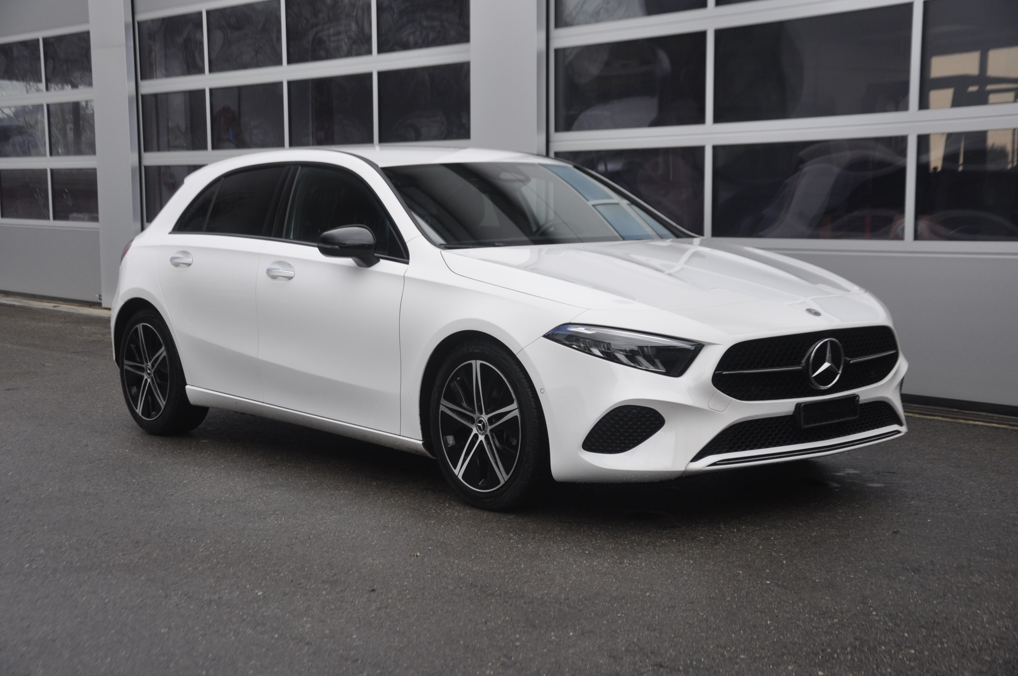 listing desktop thumbnail image 0