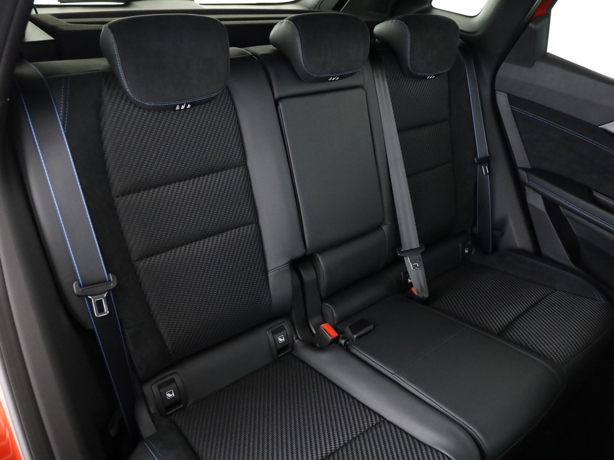 listing desktop thumbnail image 7