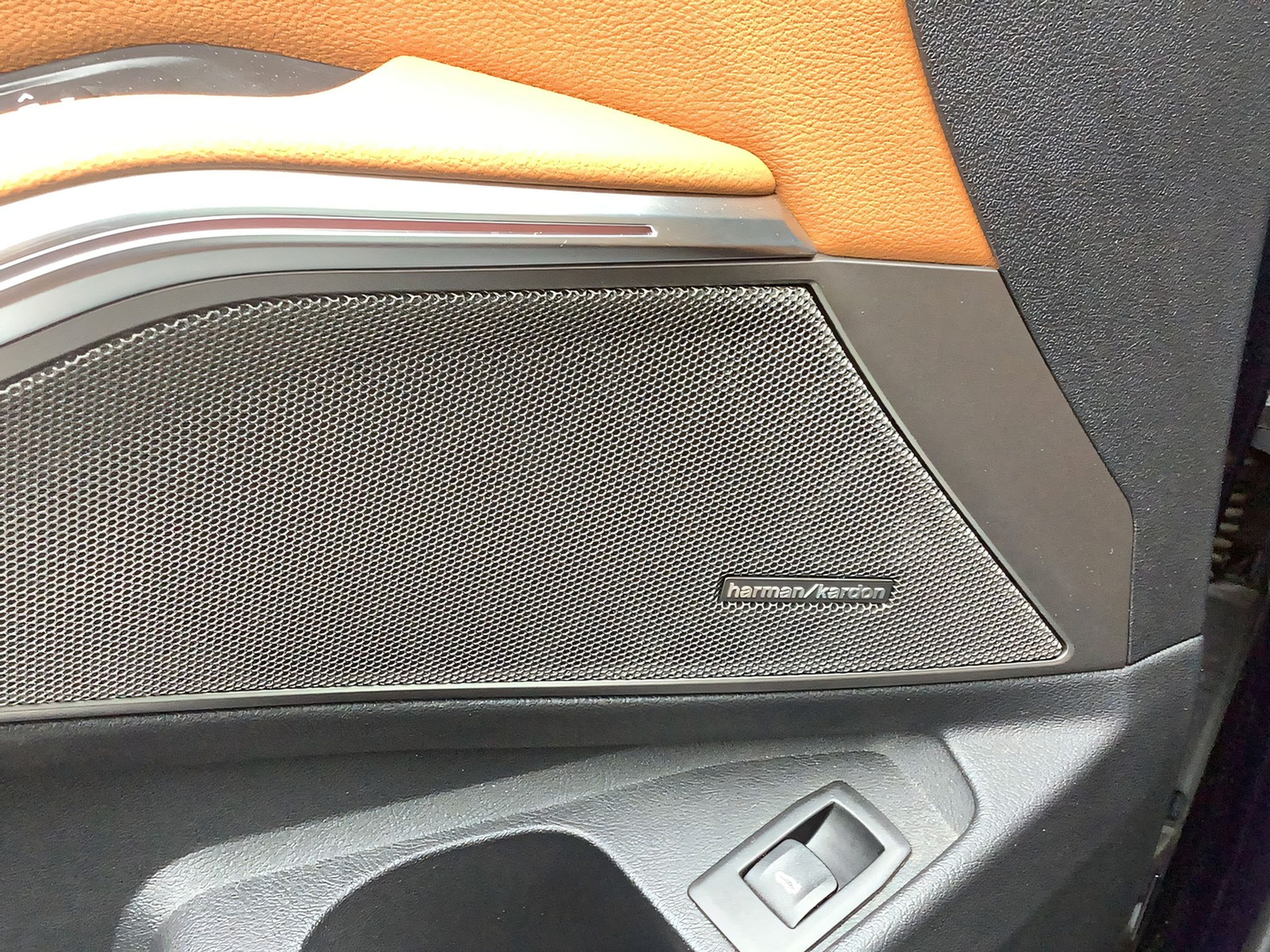 listing desktop thumbnail image 19