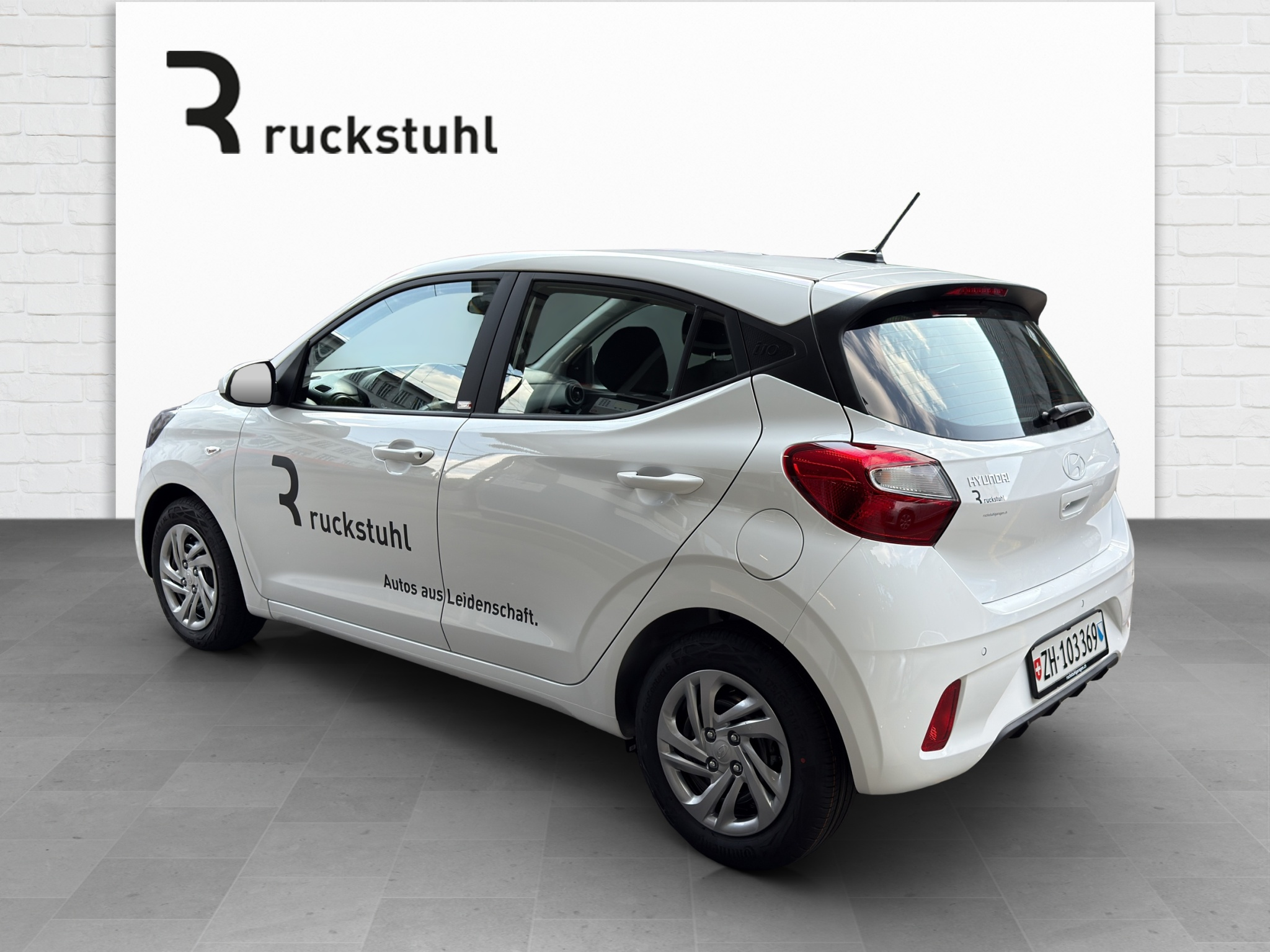 listing desktop thumbnail image 3