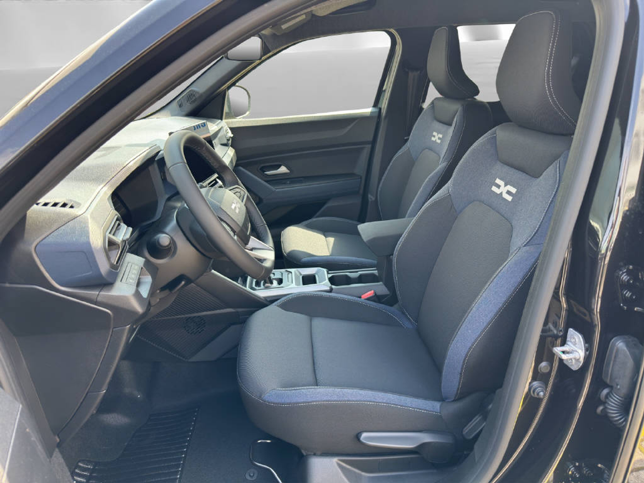 listing desktop thumbnail image 3