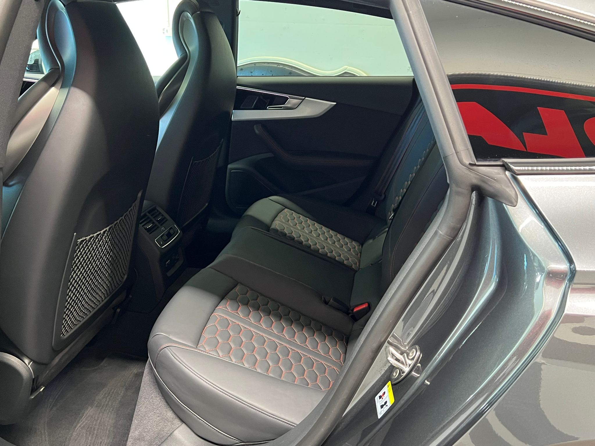 listing desktop thumbnail image 17