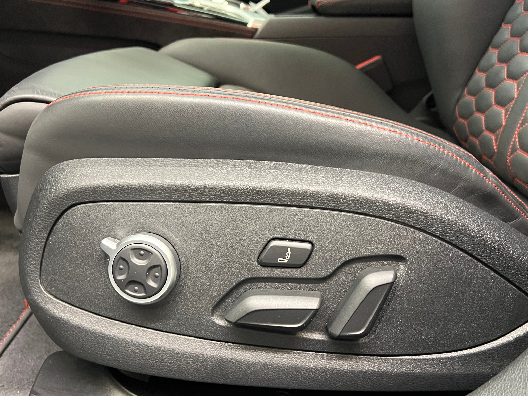 listing desktop thumbnail image 16