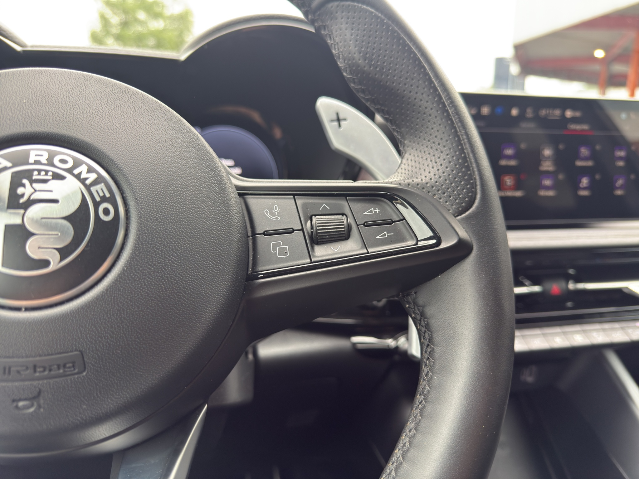 listing desktop thumbnail image 26