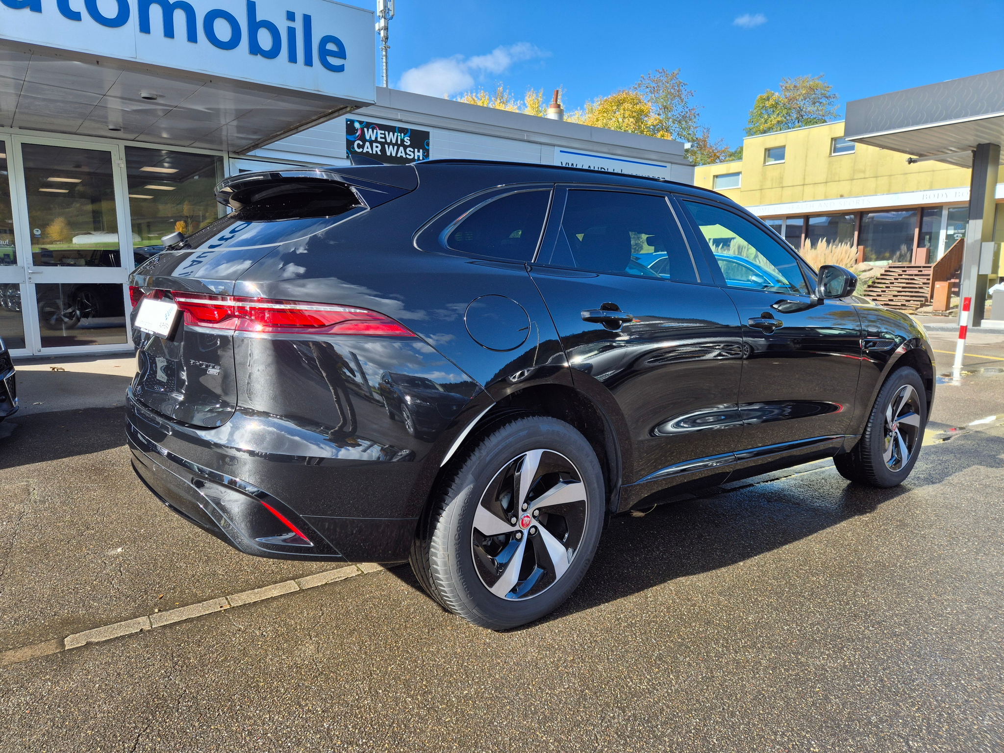 listing desktop thumbnail image 4