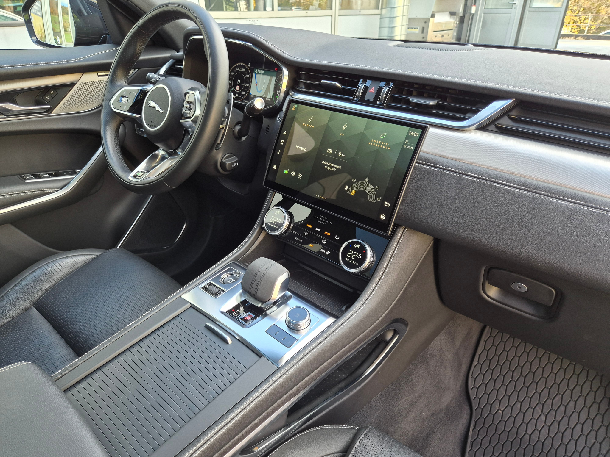 listing desktop thumbnail image 18