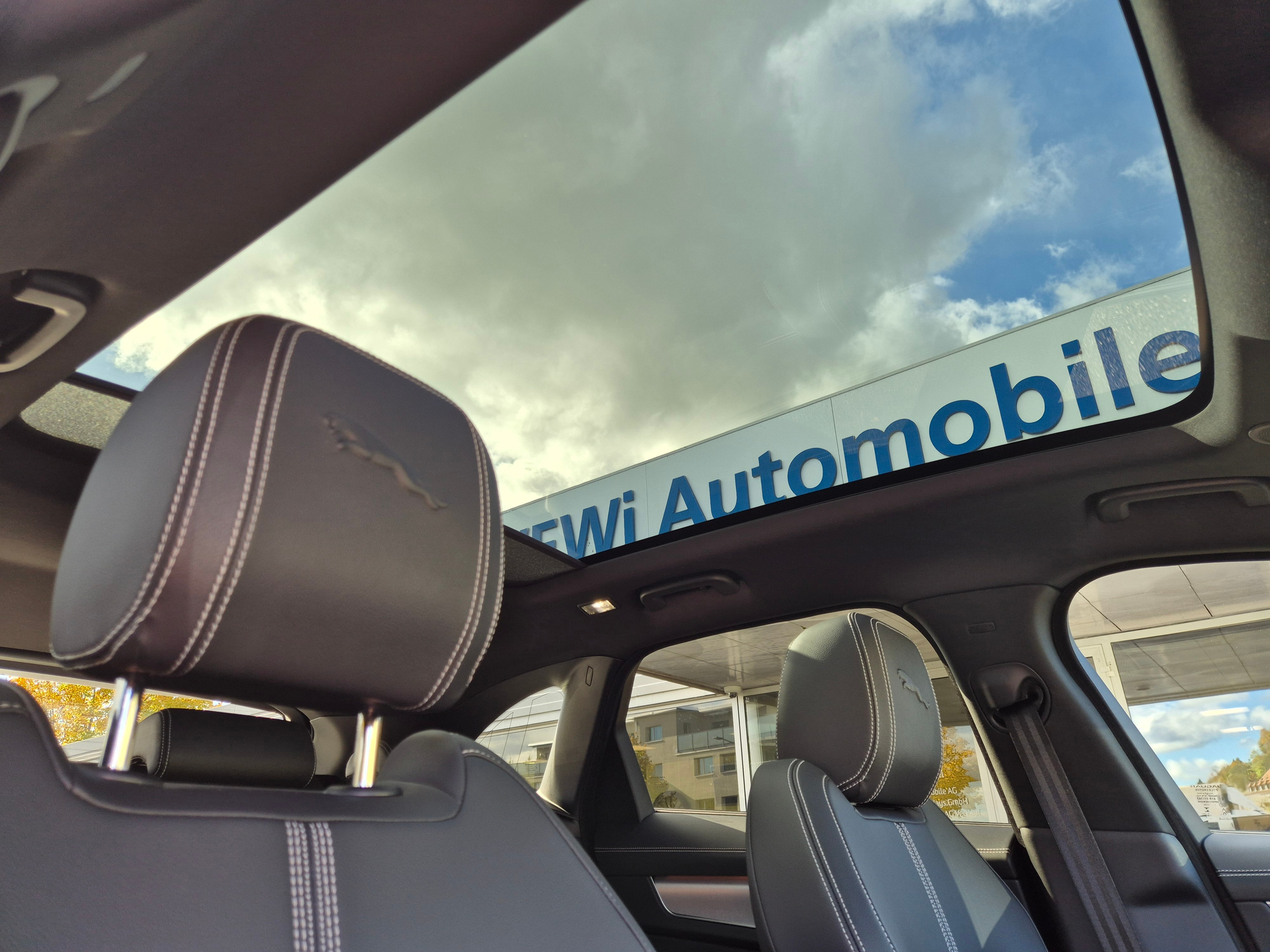 listing desktop thumbnail image 25