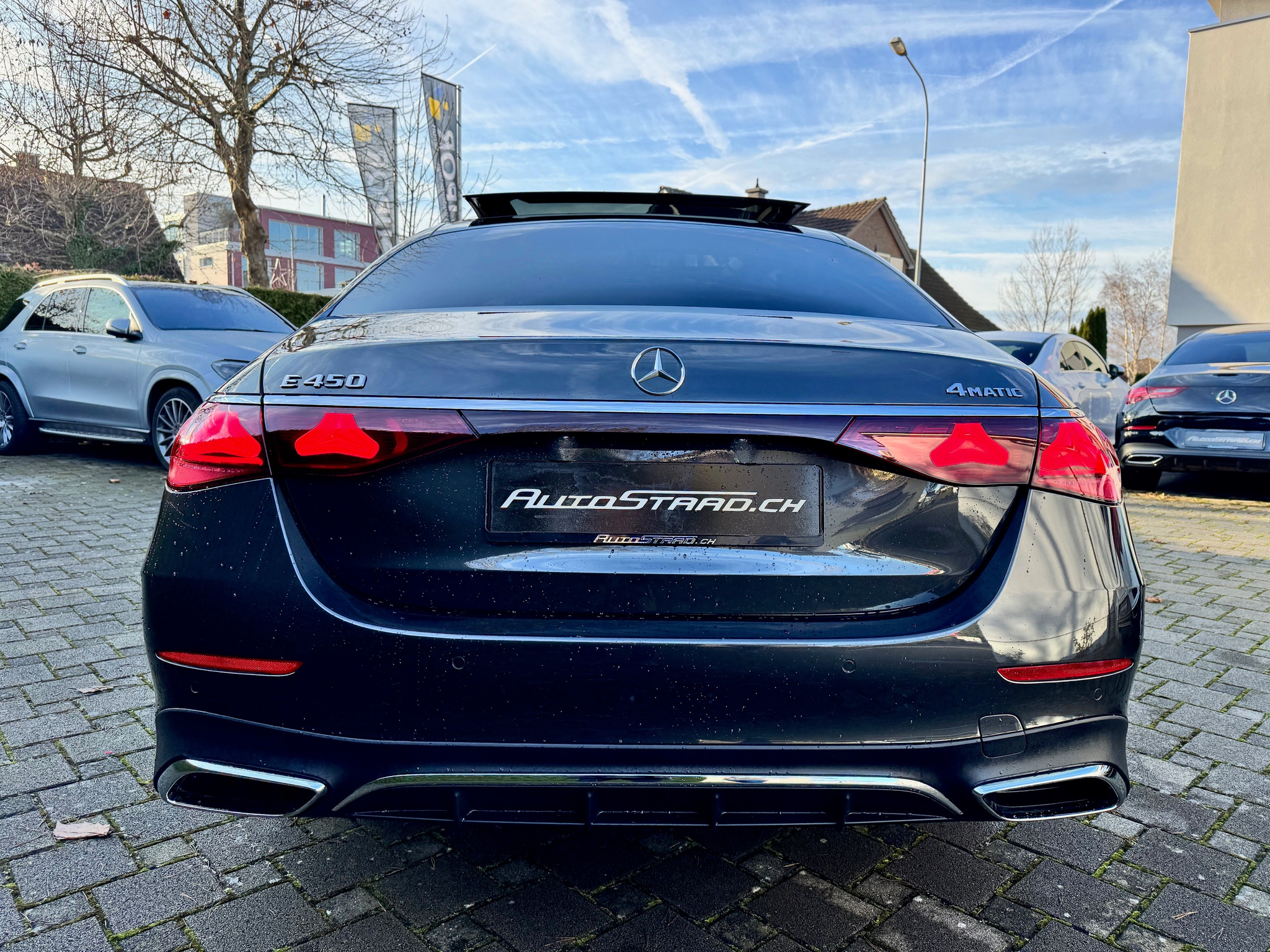 listing desktop thumbnail image 4