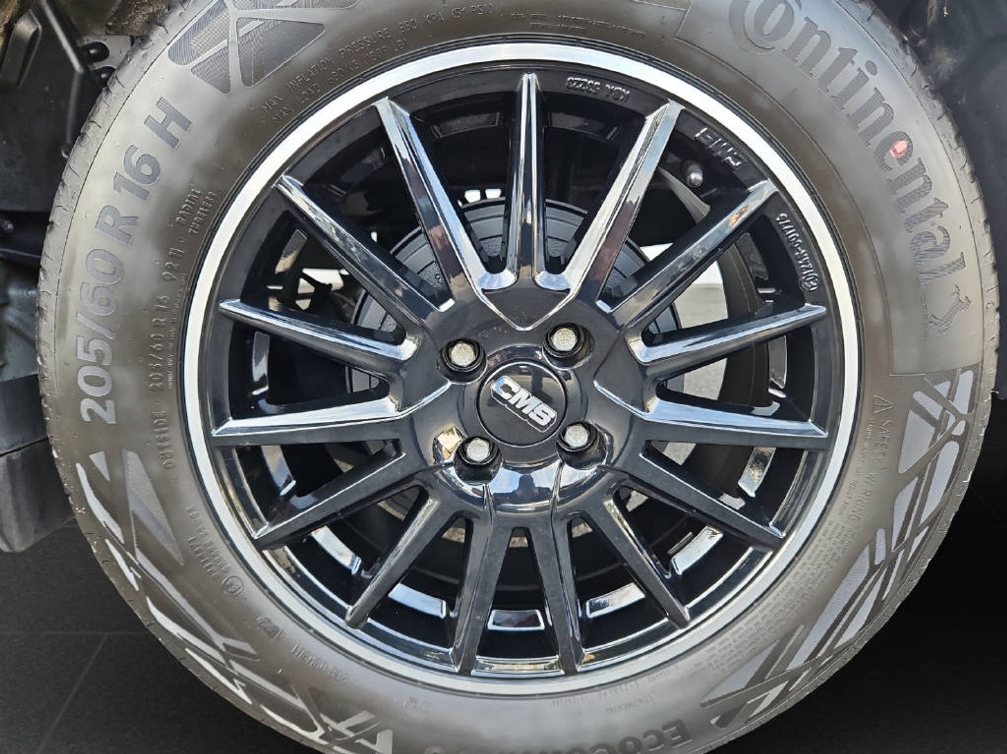 listing desktop thumbnail image 10