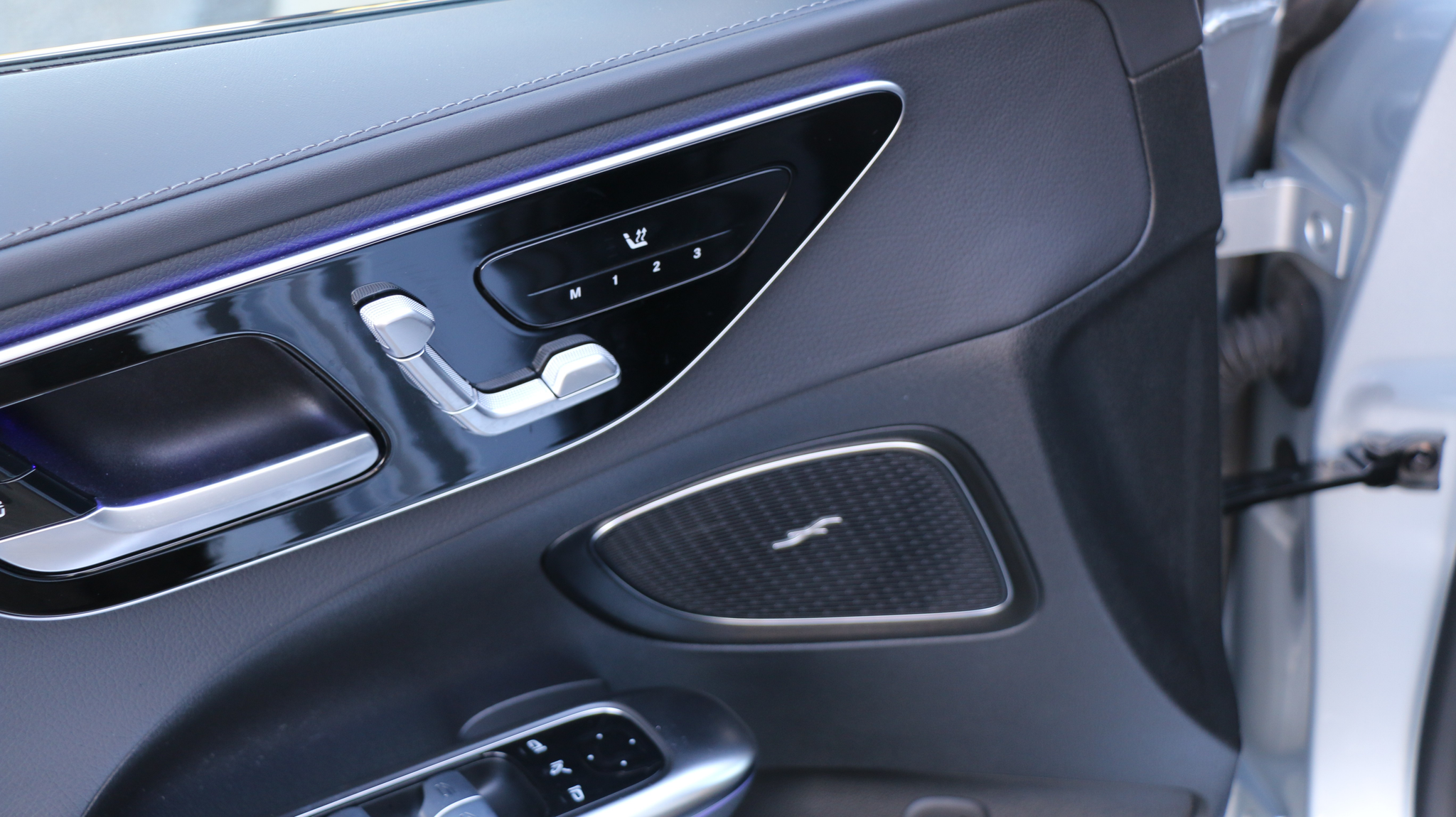 listing desktop thumbnail image 23