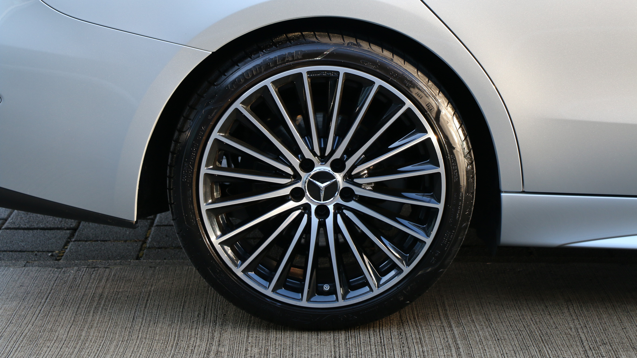 listing desktop thumbnail image 26