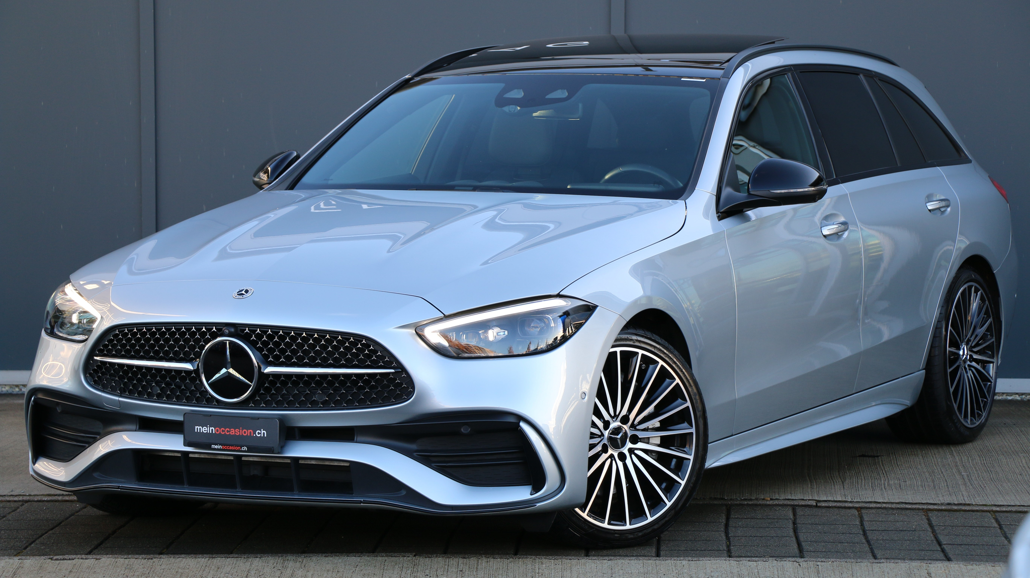 listing desktop thumbnail image 1