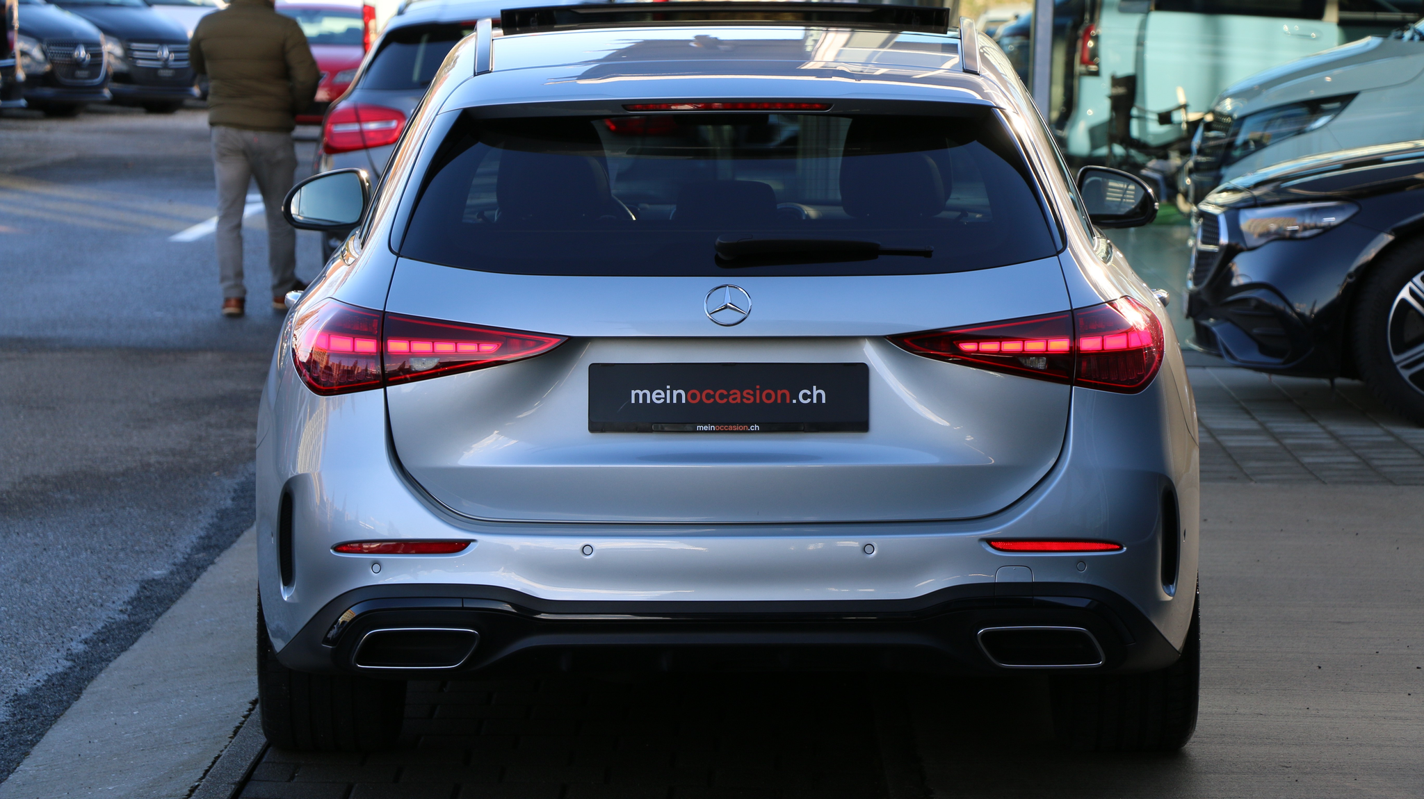 listing desktop thumbnail image 5