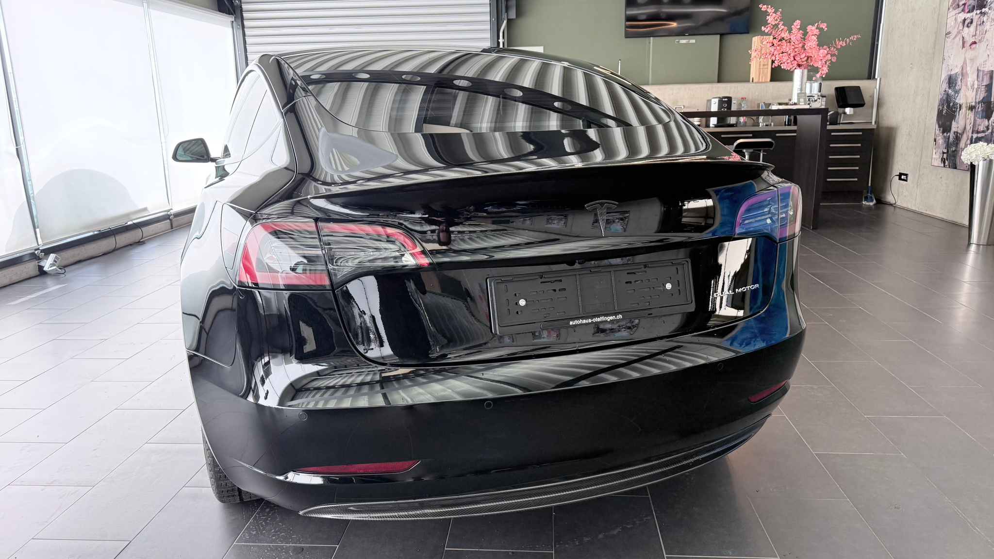 listing desktop thumbnail image 18