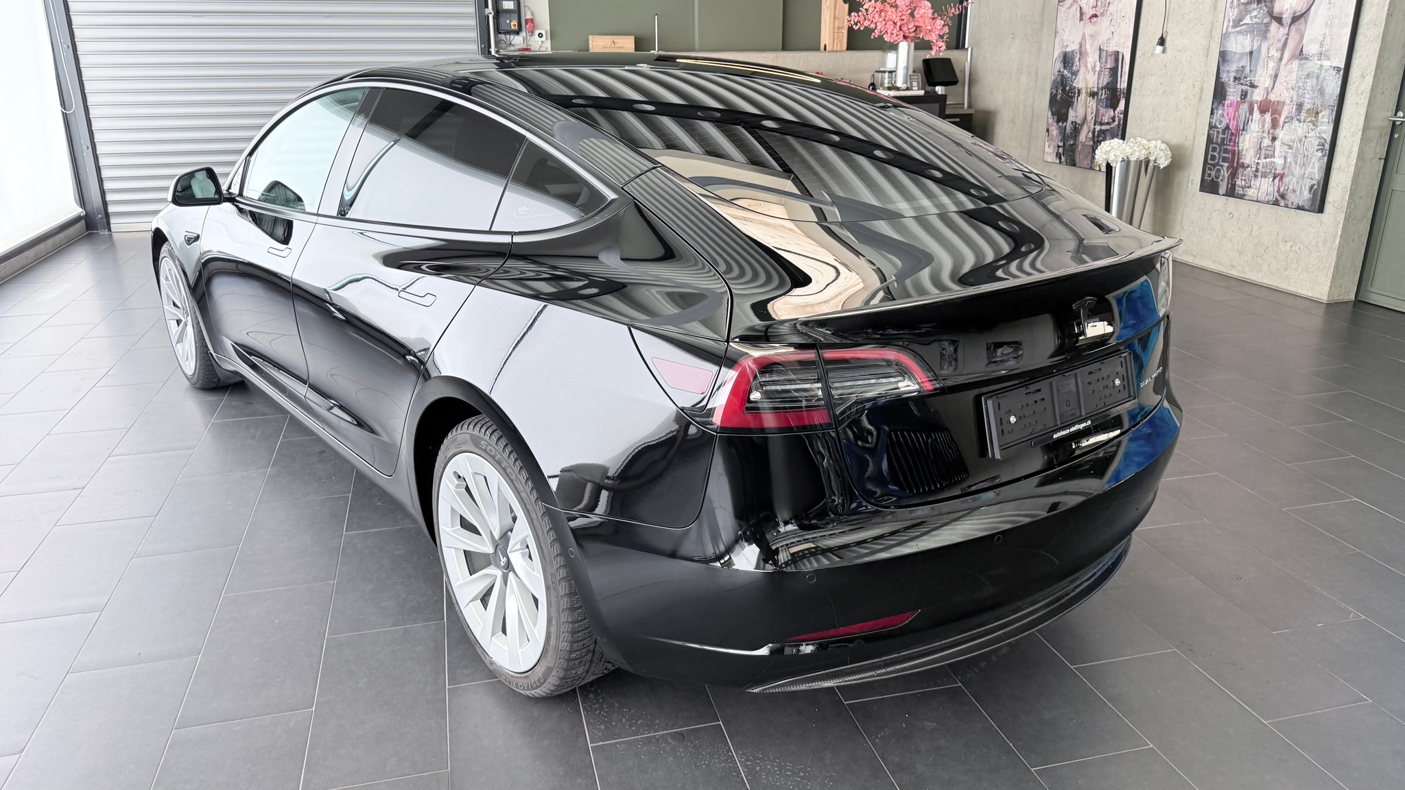 listing desktop thumbnail image 16