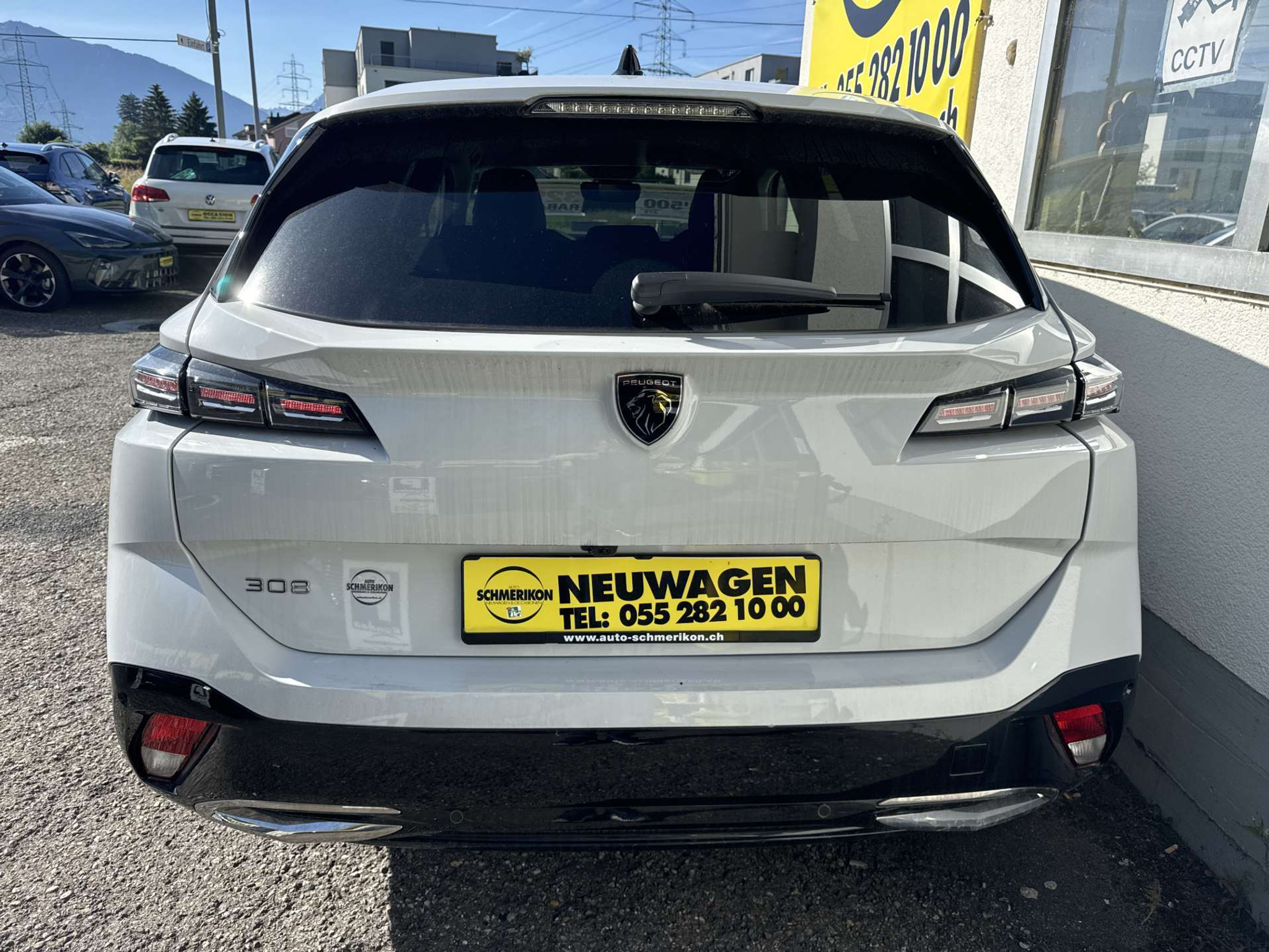 listing desktop thumbnail image 3