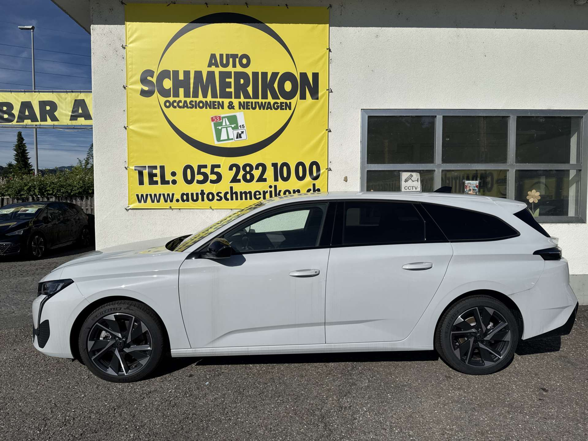 listing desktop thumbnail image 4