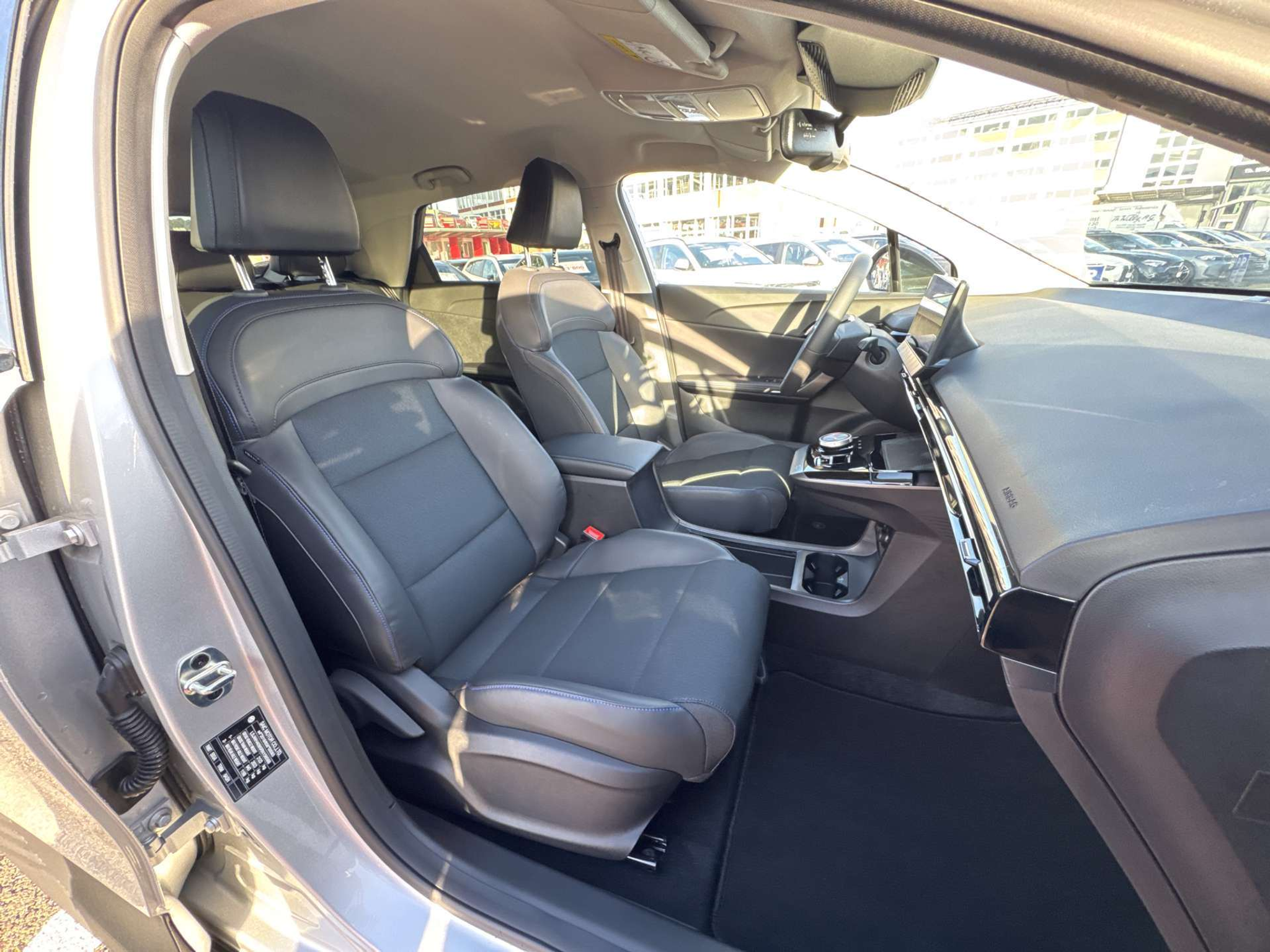 listing desktop thumbnail image 12