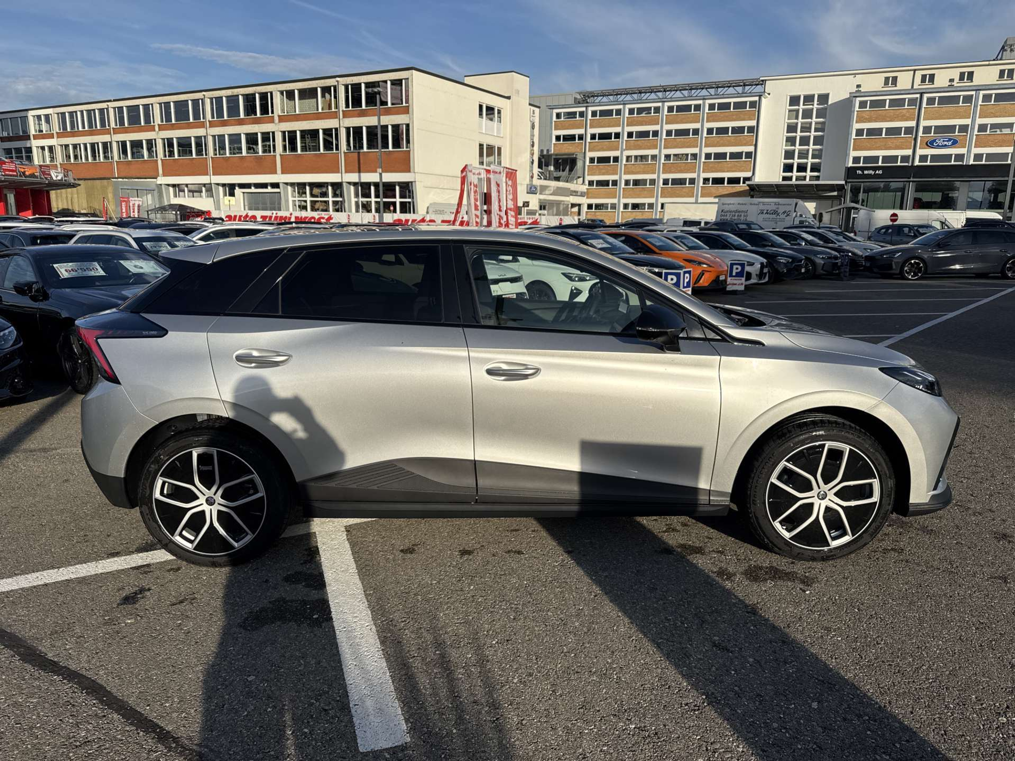 listing desktop thumbnail image 10