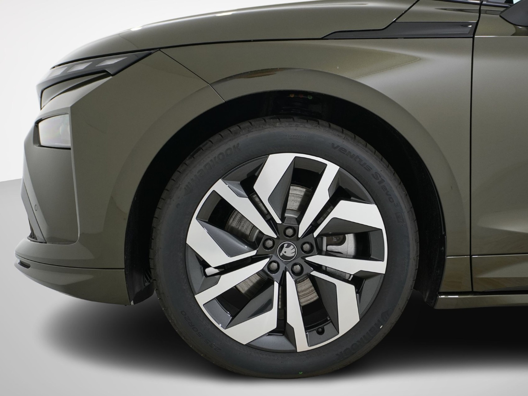 listing desktop thumbnail image 9