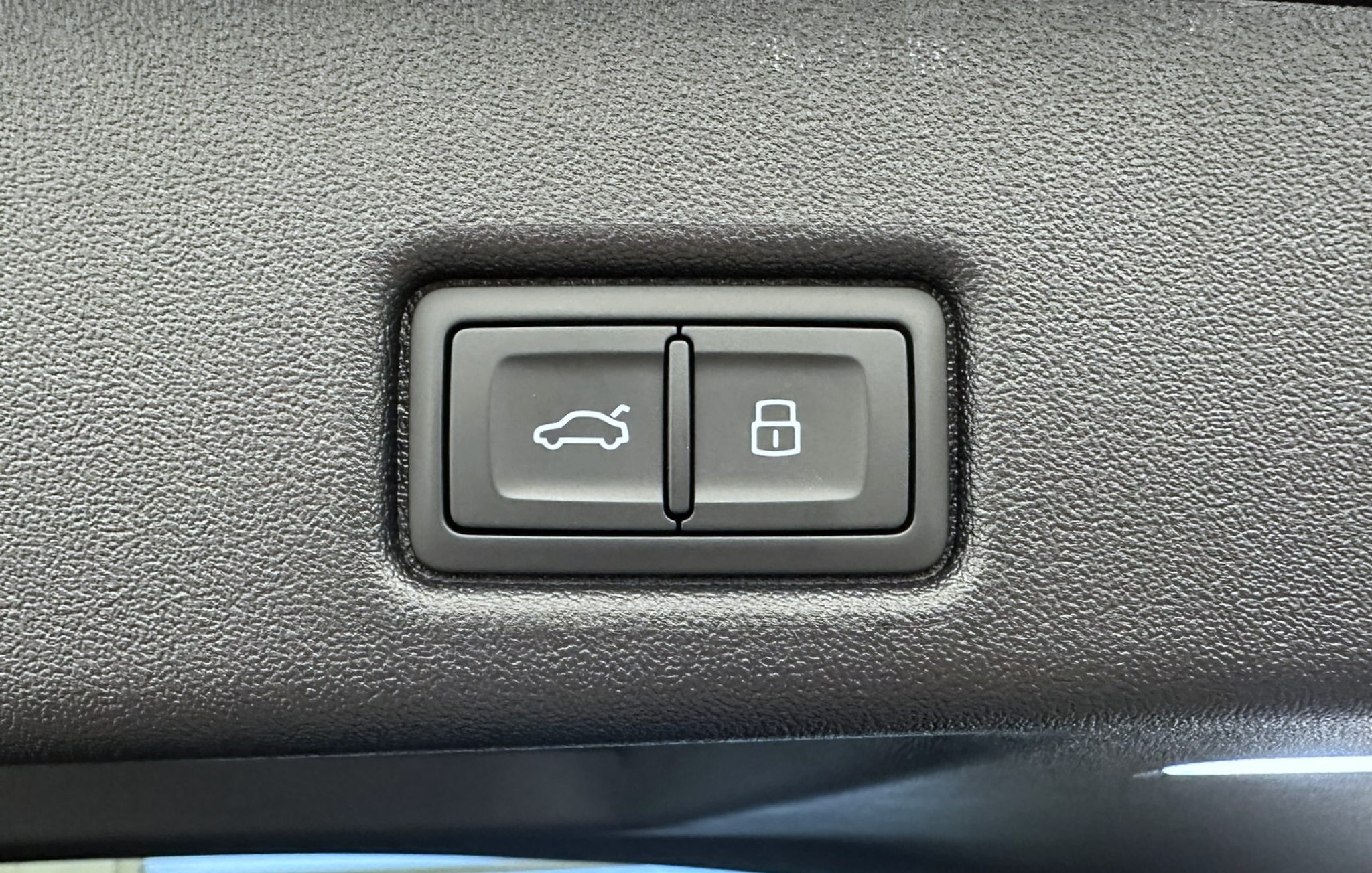 listing desktop thumbnail image 24