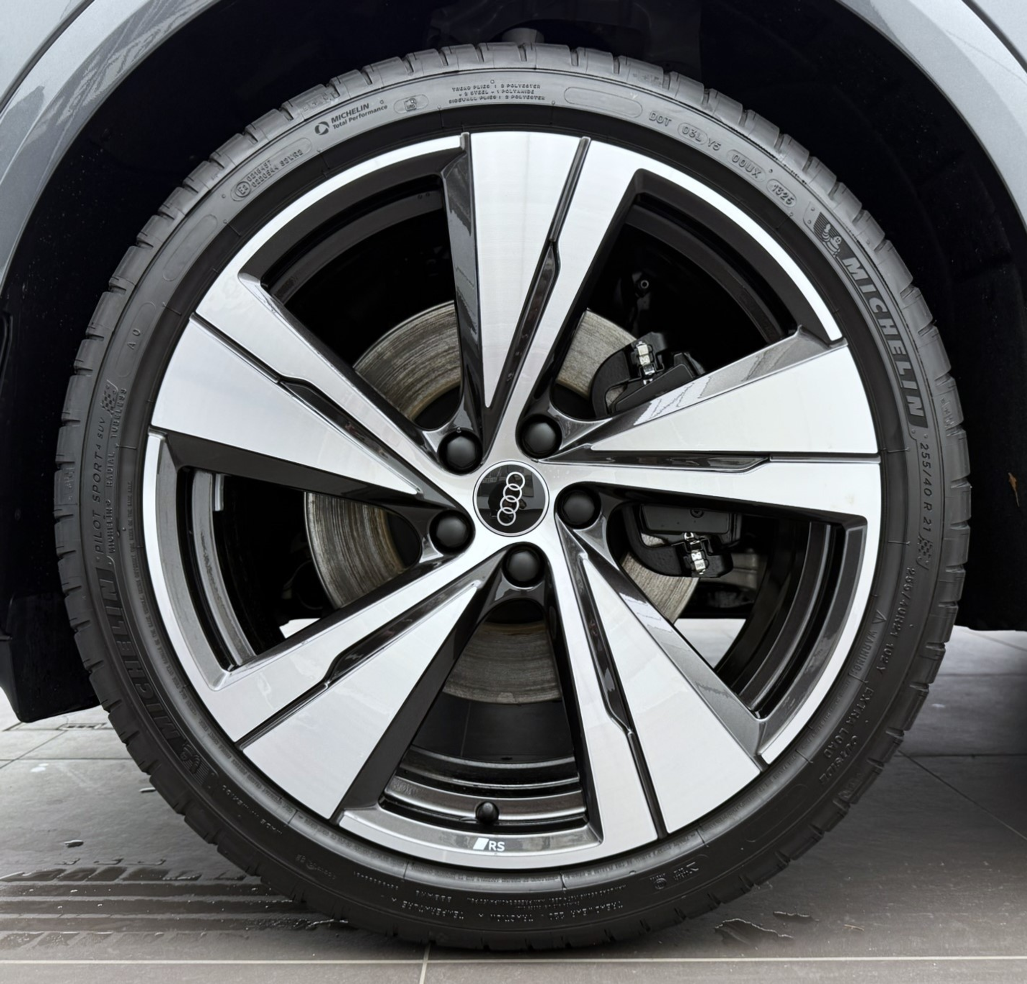 listing desktop thumbnail image 2